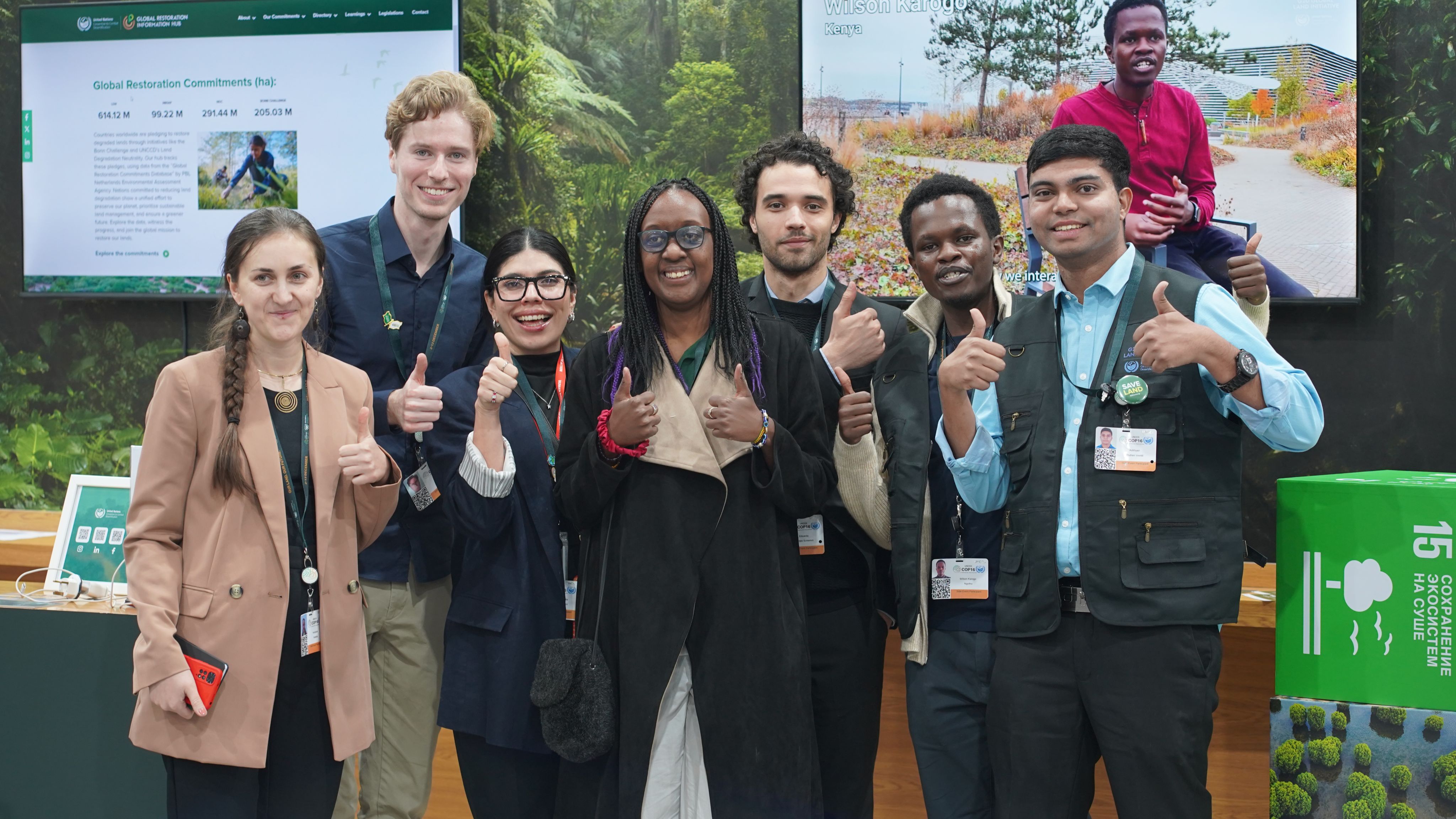 G20 GLI Interns give the thumbs up